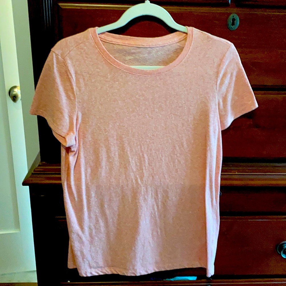 Universal thread T-shirt